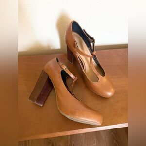 Brown Leather Strappy Round Toe Mary Jane Heels - Like New! - Size 8